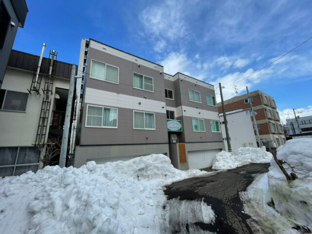 建物外観　札幌市北区二十四条西「アムクレスト２４２－２」