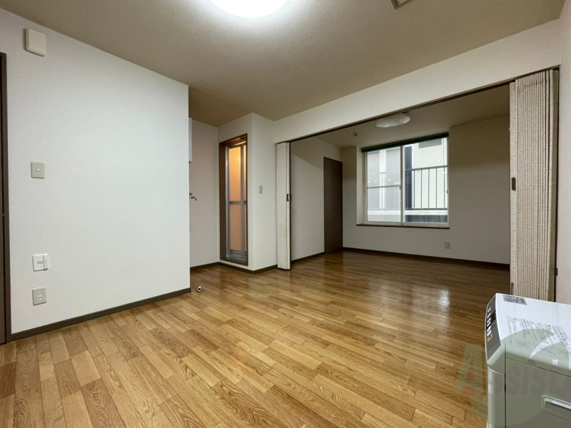 居室・リビング　広くてキレイなお部屋が広がっていて、充実した生活が送れそう。