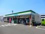コンビニ　ファミリーマート 桑名中央通店（コンビニ）まで1097m