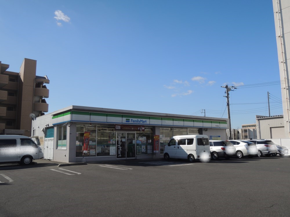 コンビニ　ファミリーマート岡山奥田店（コンビニ）まで252m