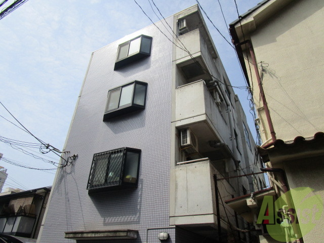 【神戸市兵庫区荒田町のマンションの建物外観】