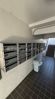 【品川区上大崎のマンションのロビー】