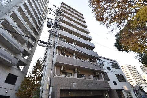 ベル名駅の建物外観