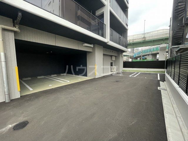 【グランパセオ名駅那古野の駐車場】