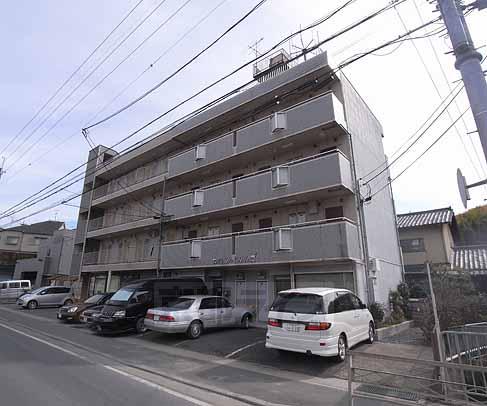 【京都市伏見区深草谷口町のマンションの建物外観】