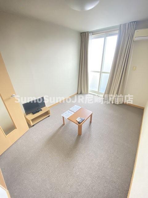 その他部屋・スペース　広くて明るい寝室