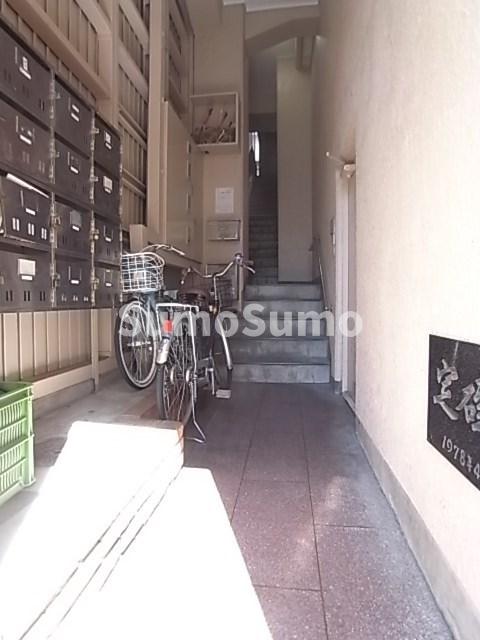 ロビー　建物の内部です