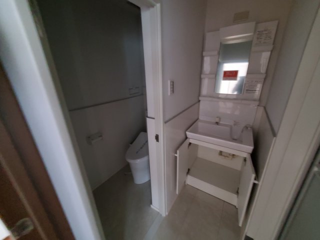 洗面設備　同物件別号室のお写真です