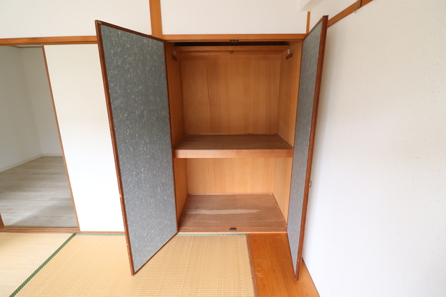 収納　押入