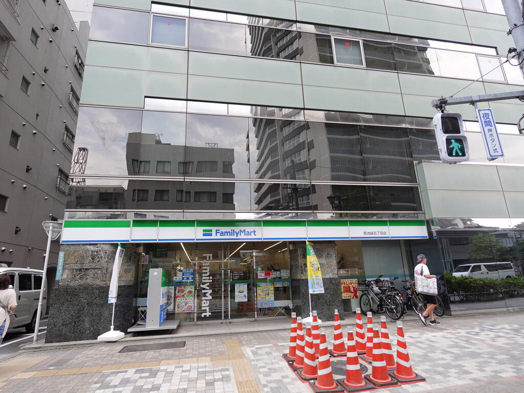 コンビニ　ファミリーマート豊島高松一丁目店（コンビニ）まで156m