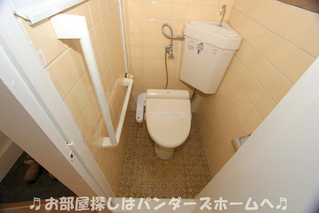 渚南町貸家のトイレ写真