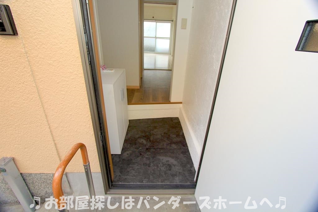 渚南町貸家の玄関写真