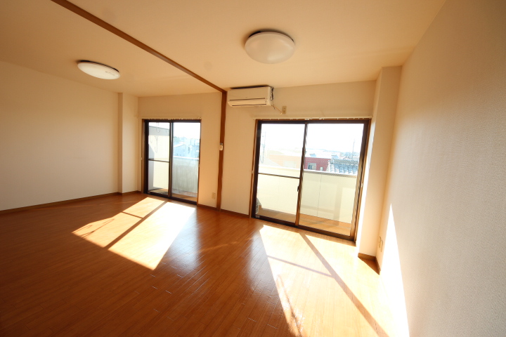 マンション セカンドピラーの居間写真