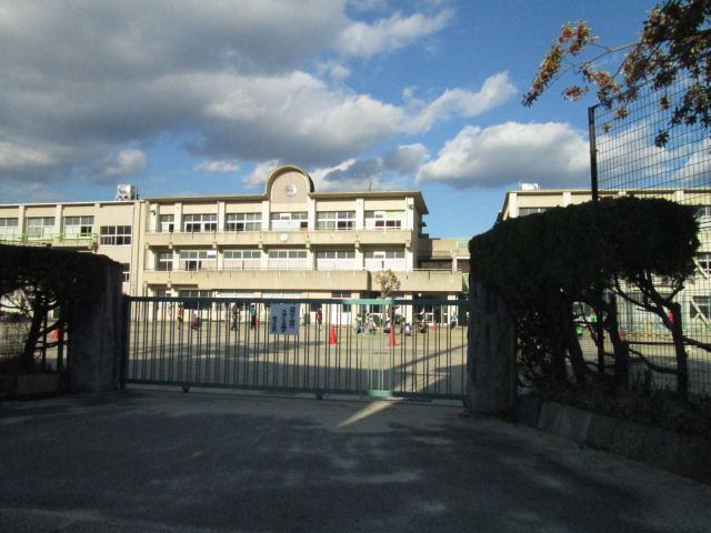 【リトルアイランド３０３の小学校】