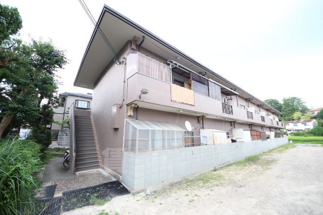 【生駒市辻町のマンションの建物外観】