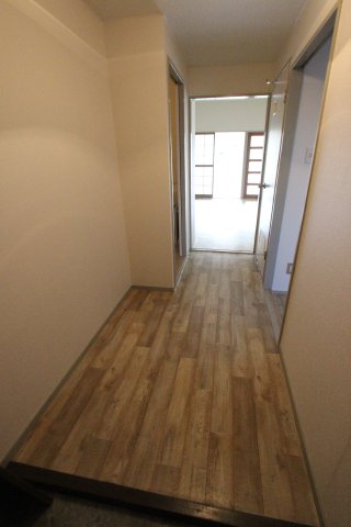 玄関　※他のお部屋の写真です