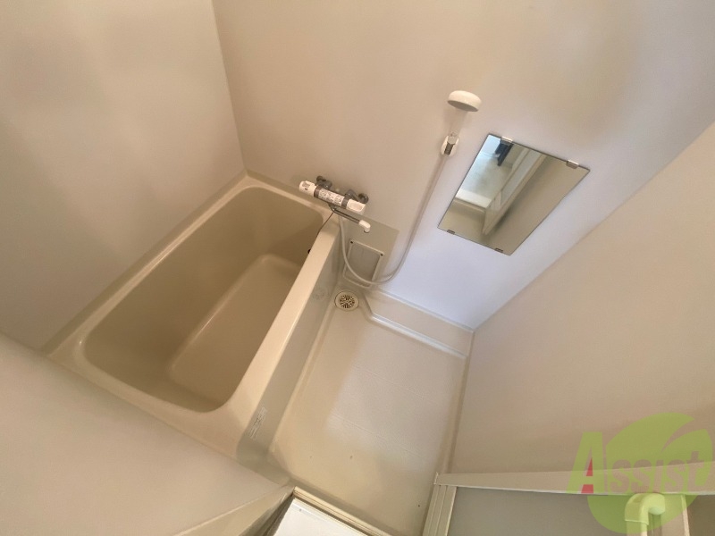 バス・シャワールーム　お風呂になります。一日の疲れを癒してくださいね。