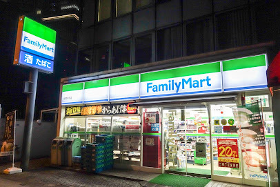コンビニ　ファミリーマート紀尾井町店（コンビニ）まで2711m