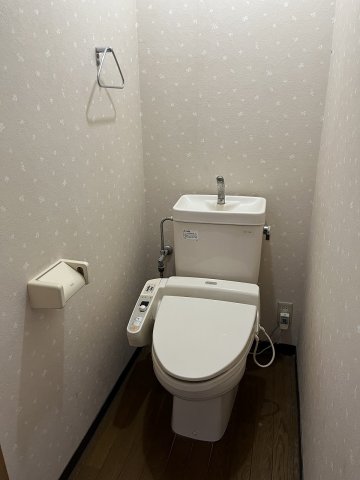 トイレ　嬉しいウォシュレット付き！！