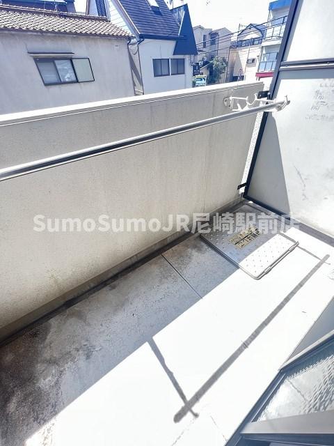 バルコニー　暖かな日差しのふりそそぐバルコニー