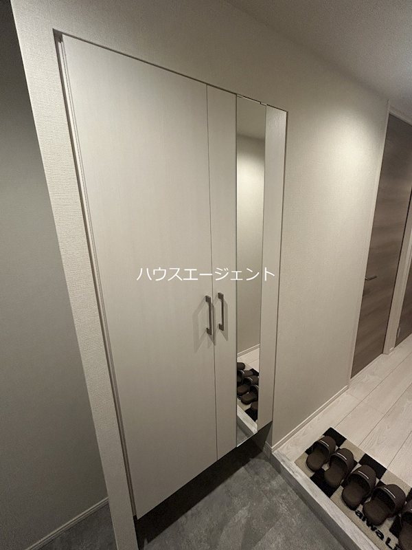 玄関　玄関にはシューズBOXがあります。