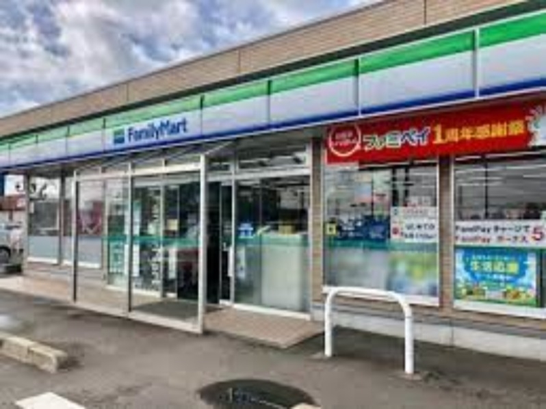 コンビニ　ファミリーマート神栖中央公園前店（コンビニ）まで769m