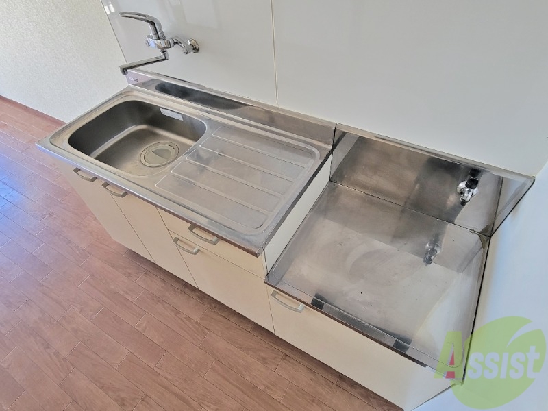 キッチン　キッチンは料理スペースがあって料理も作りやすそうです。