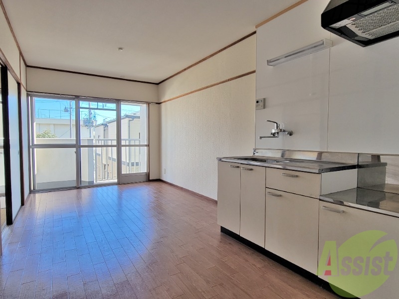 居室・リビング　広々としたリビングです。家具の配置もしやすそうです。