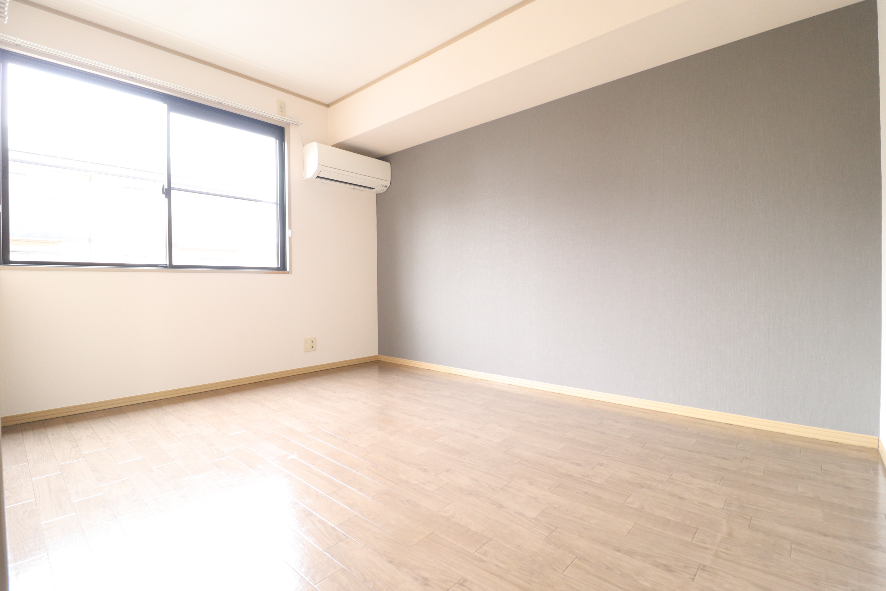 その他部屋・スペース　洋室です！アクセントカラーがオシャレです！