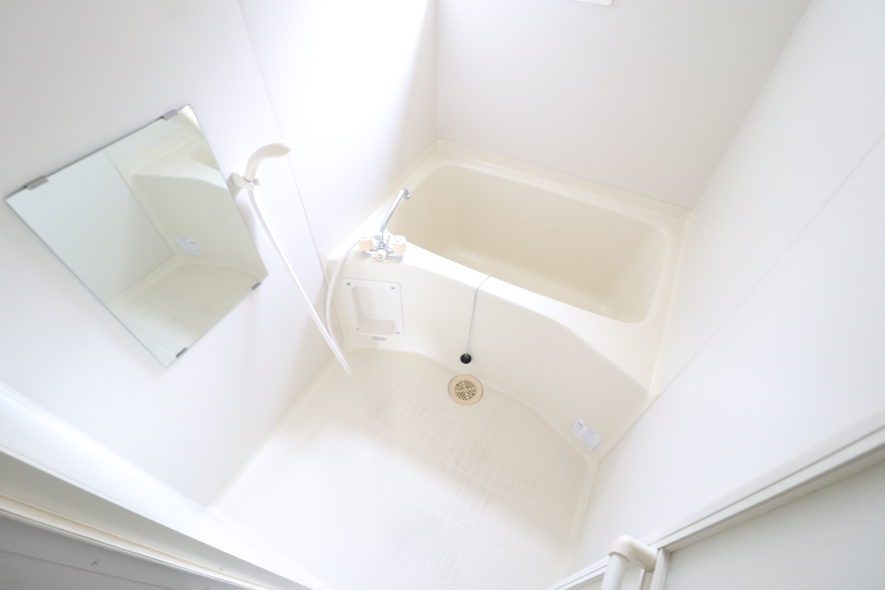 バス・シャワールーム　浴室です！窓付きです！