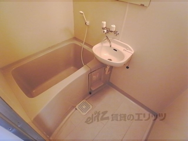 バス・シャワールーム　バス