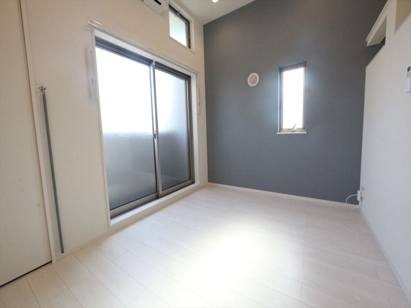 バルコニー　洋室6帖　ロフト5.8帖（収納にも寝室にも使えます）