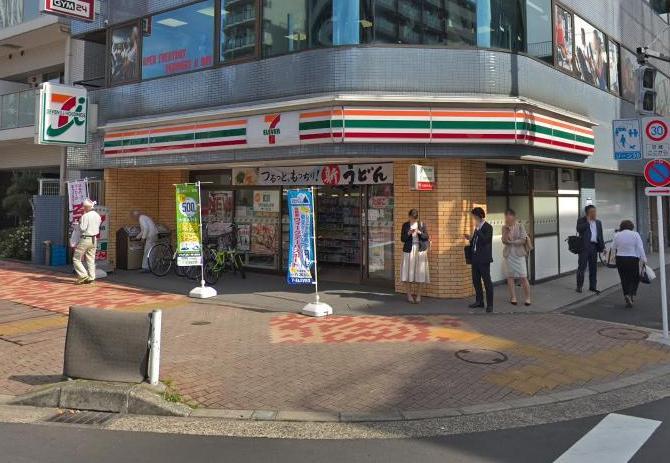 コンビニ　セブンイレブン（コンビニ）まで130m