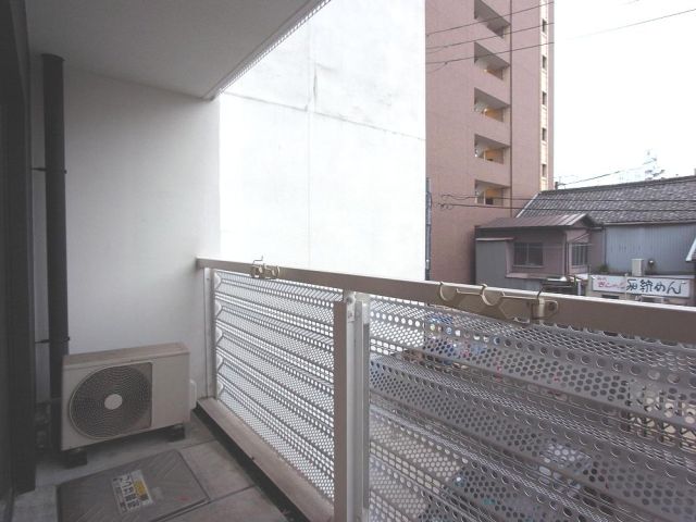 バルコニー　使い方自由、南向きのベランダ。