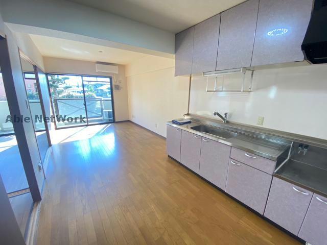 居室・リビング　別号室写真