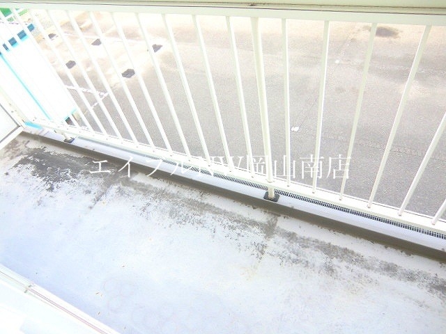 バルコニー　同物件の違う部屋です。