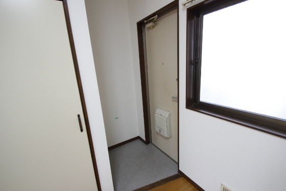 玄関　※別部屋の写真です
