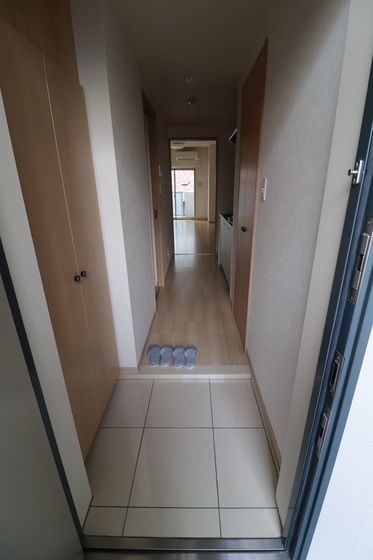 玄関　※別号室のお写真です