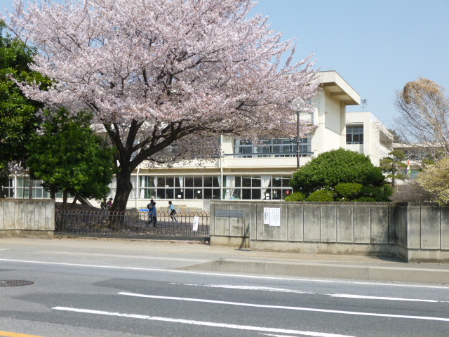 小学校　大泉町立南小学校（小学校）まで1187m