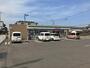 コンビニ　ファミリーマート松山針田店（コンビニ）まで450m