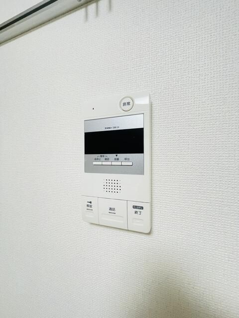 セキュリティ　入り口は安心のオートロック式です♪