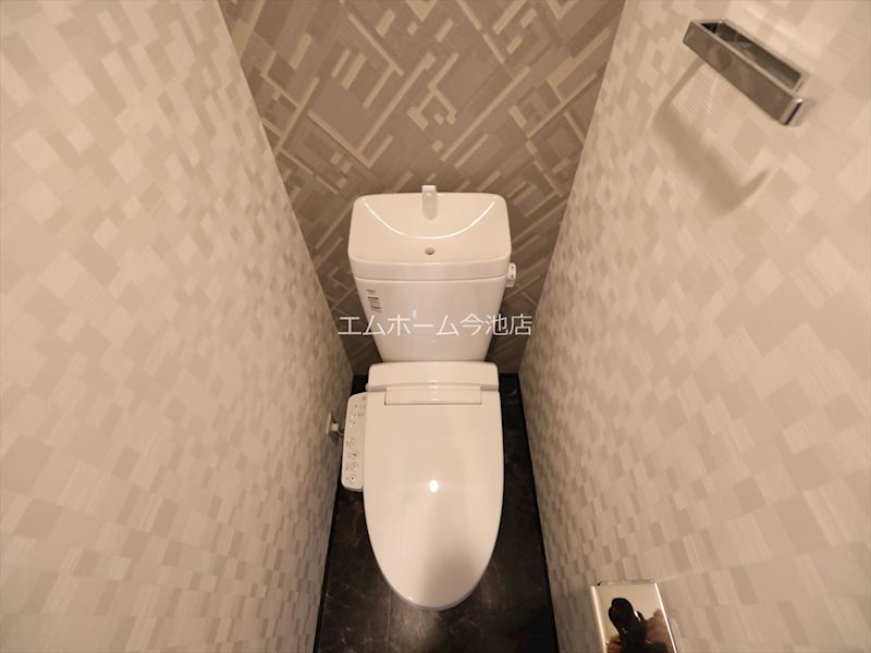 トイレ　温水洗浄便座付トイレ