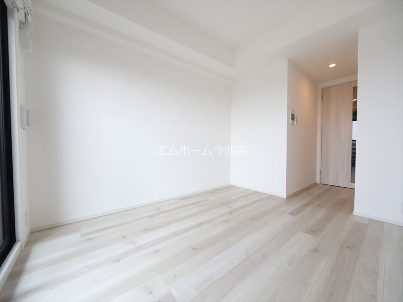 その他部屋・スペース　洋室7.6帖　エアコン付　窓付（換気良好）収納充実しています