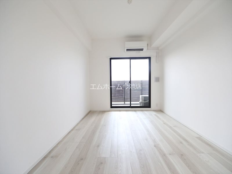 バルコニー　洋室7.6帖　エアコン付　窓付（換気良好）収納充実しています