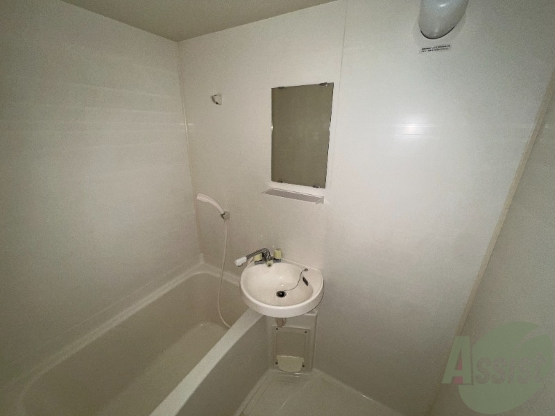 バス・シャワールーム　浴室はコンパクトなので、お掃除も楽々出来そうです！