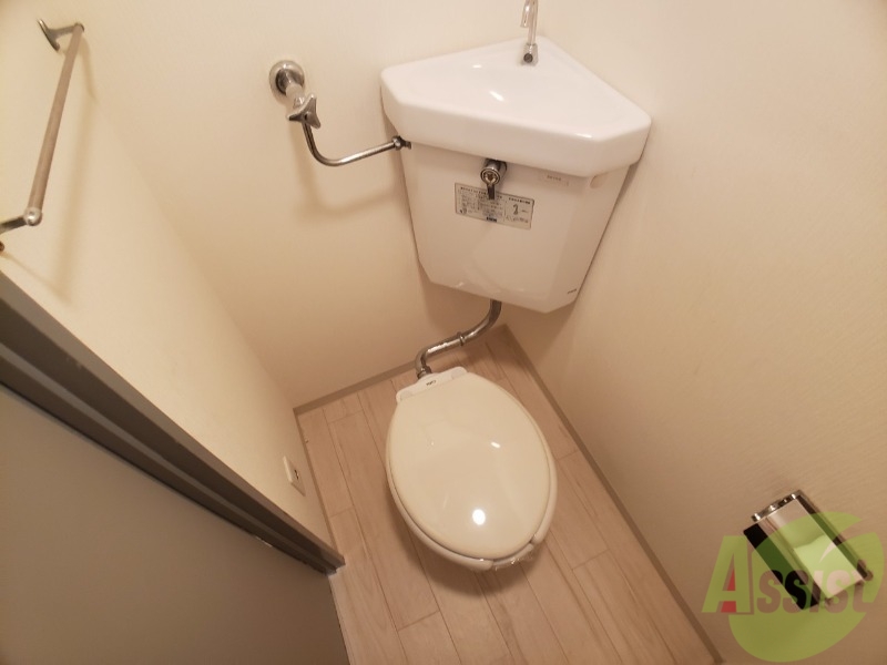 トイレ　こちらはトイレです。清潔感があり、安心して使用できます。