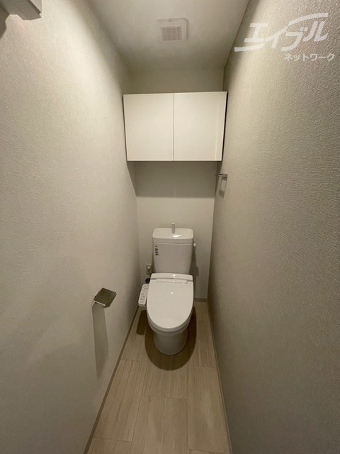 トイレ　ウォシュレット付いてます。