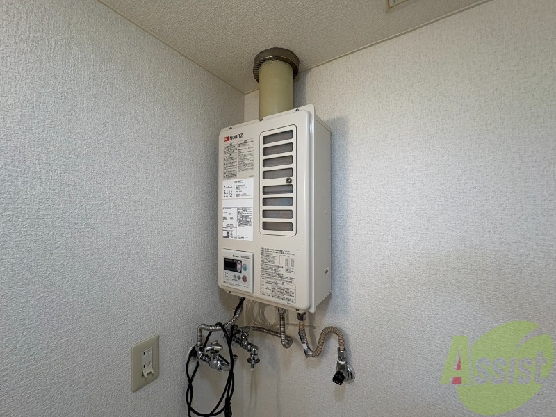 その他設備　給湯器です。操作しやすいパネルになってます。