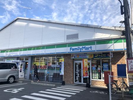 コンビニ　ファミリーマート 熊本本荘4丁目店（コンビニ）まで539m