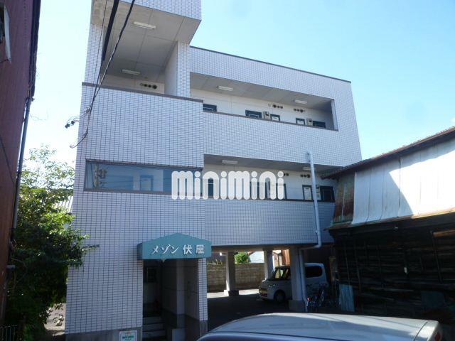 建物外観　１階が駐車場になっています